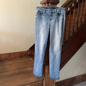 NYDJ light wash Marilyn jeans size 10
